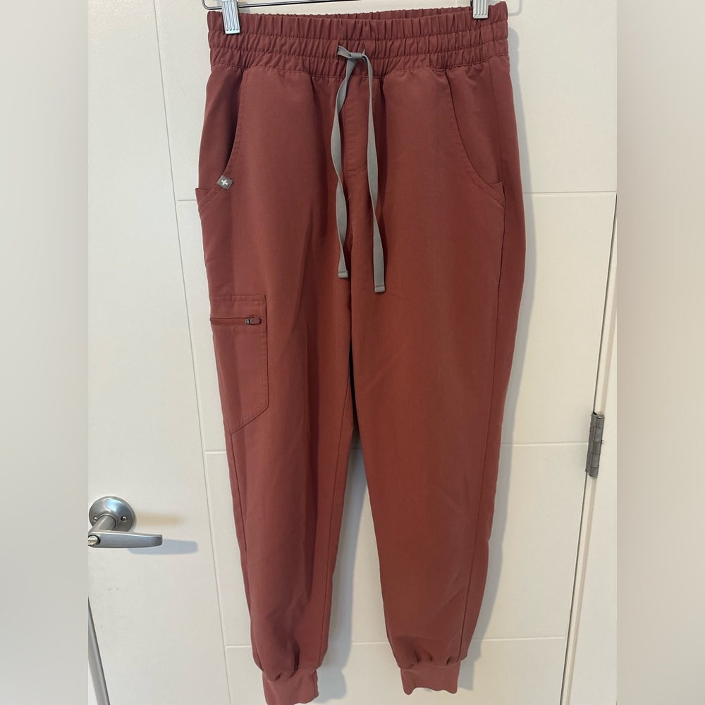 FIGS Mauve Scrub Set — Catarina Top XXS + Zamora Jogger XS - Picture 7 of 11
